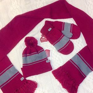 ROOTS Knitted red & grey set: Hat, Mitts, Scarf 🍁